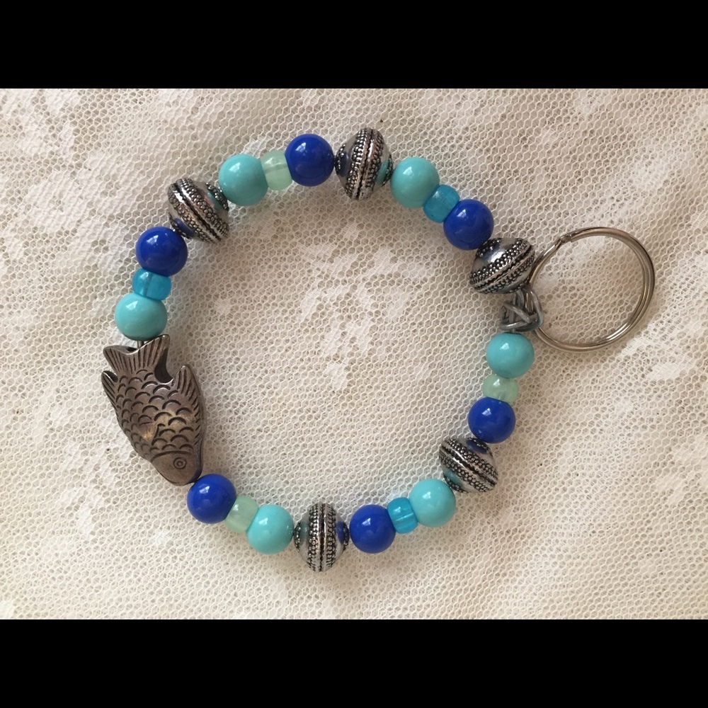 Beaded bracelet style keyring key holder